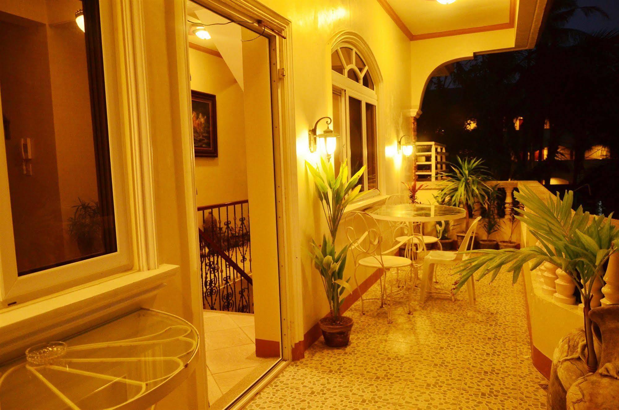 Casa D' Estrella Apartelle Balabag  Exteriér fotografie
